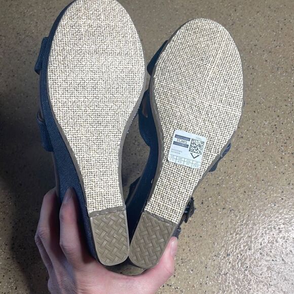 TOMS Sienna Metallic Denim Strappy Wedge Sandals NEW sz 6.5 - Picture 4 of 12